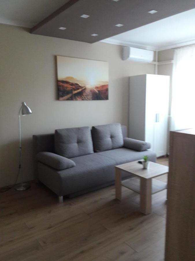 Studio+19 Apartman Казинцбарцика Экстерьер фото